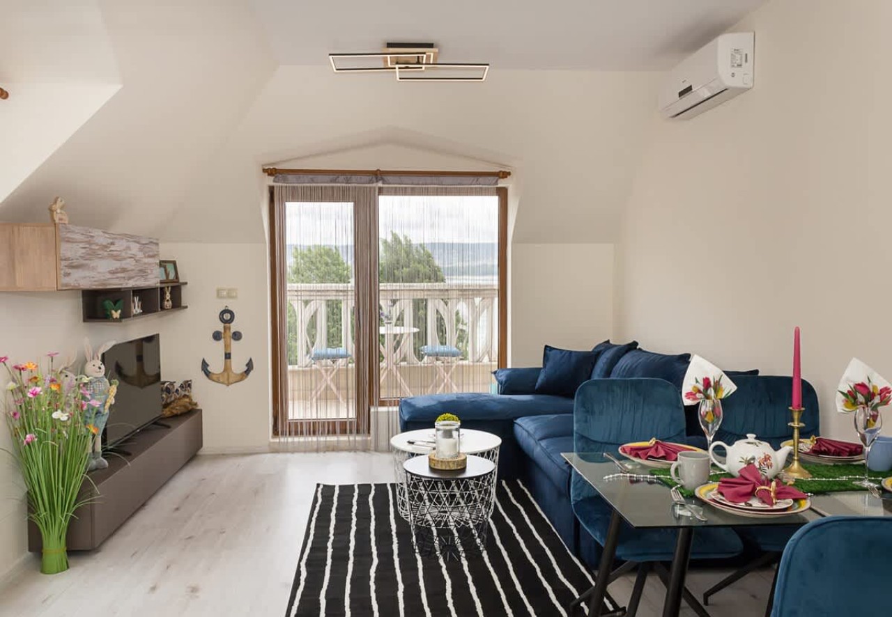 Scoutaround White Logo