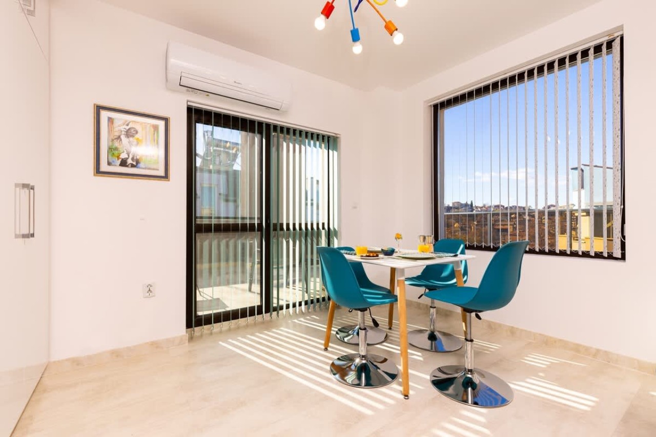 Scoutaround White Logo