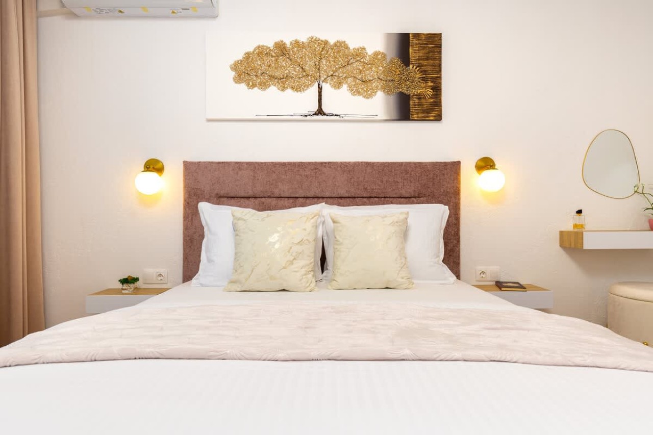 Scoutaround White Logo