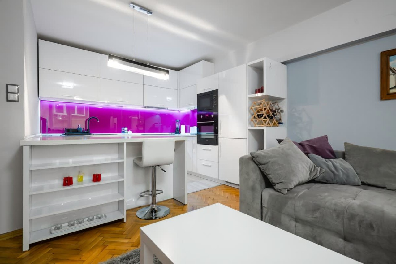 Scoutaround White Logo