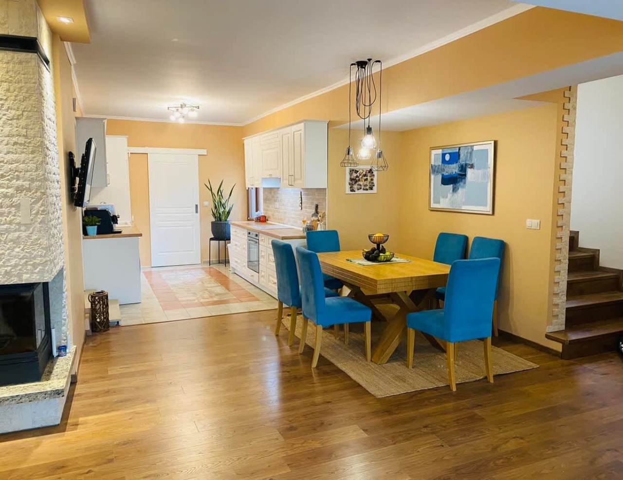 Scoutaround White Logo