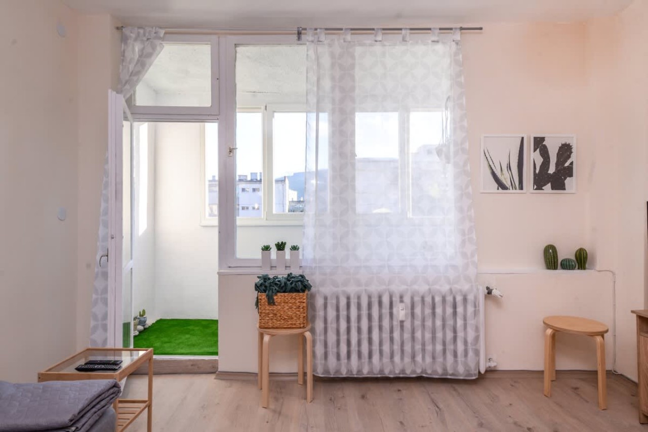 Scoutaround White Logo