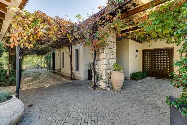 Zornitza Family Estate - Restaurant