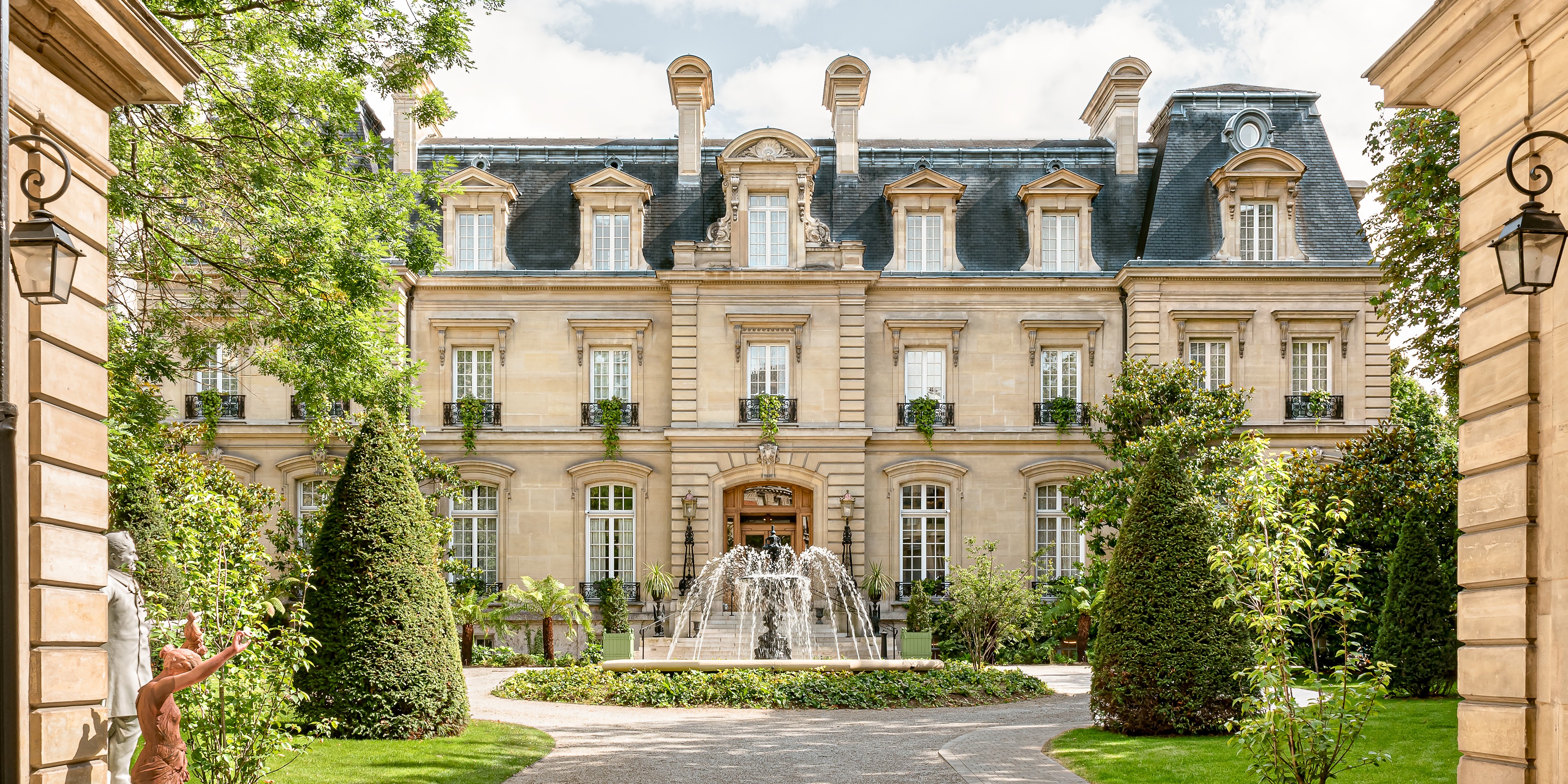 Find verified film locations in France